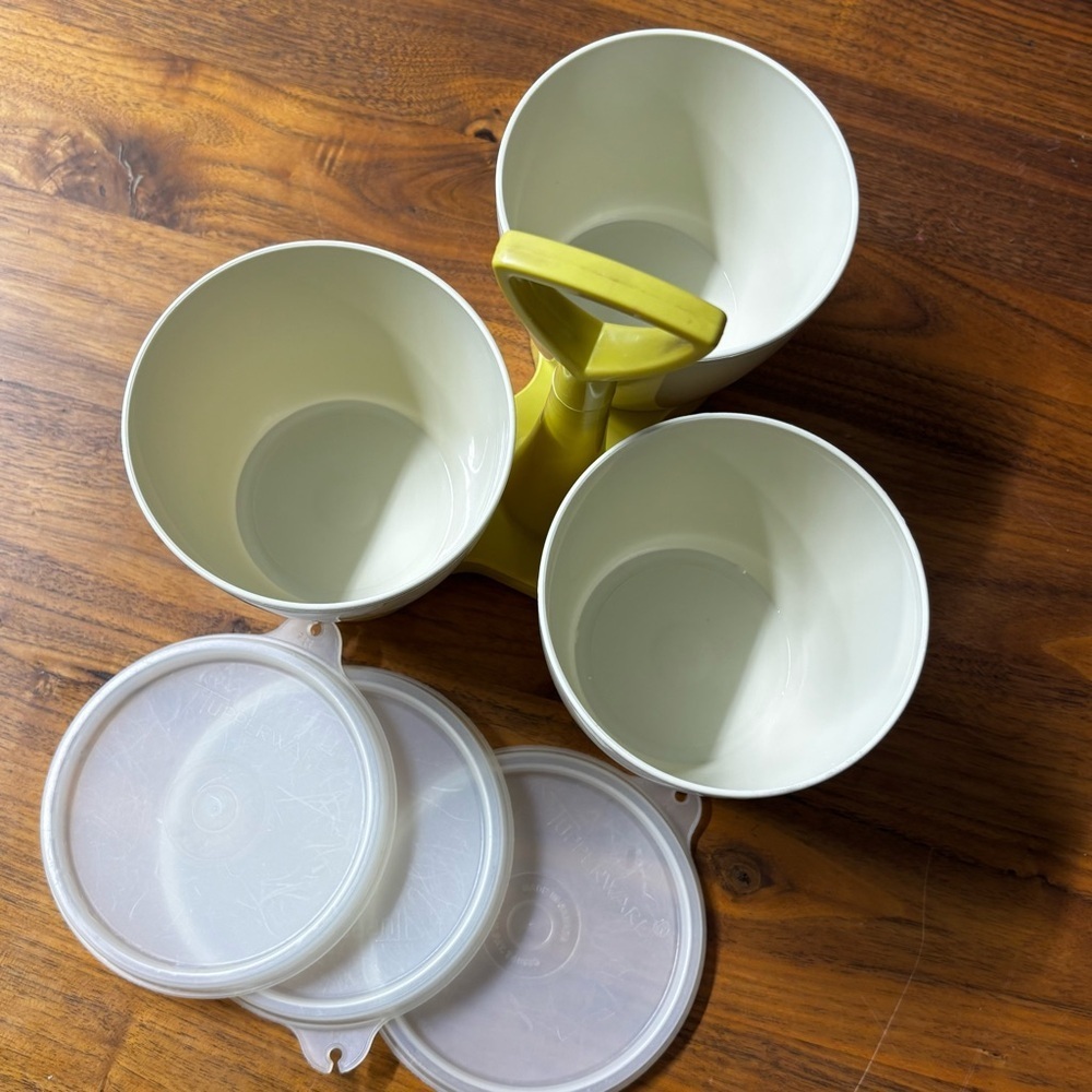 Tupperware vintage harvest gold condiment caddy with lids and spoons - Picture 4 of 12